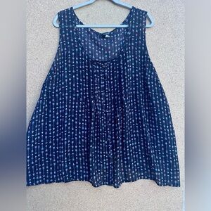Torrid Black Arrow Printed Tank Size 4